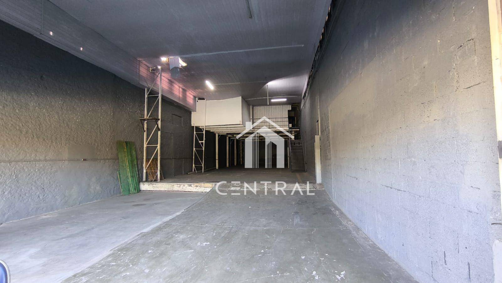 Depósito-Galpão-Armazém para alugar, 400m² - Foto 1