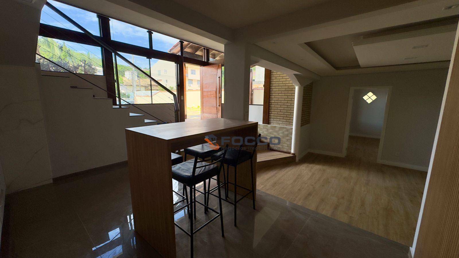 Casa à venda com 3 quartos, 200m² - Foto 15