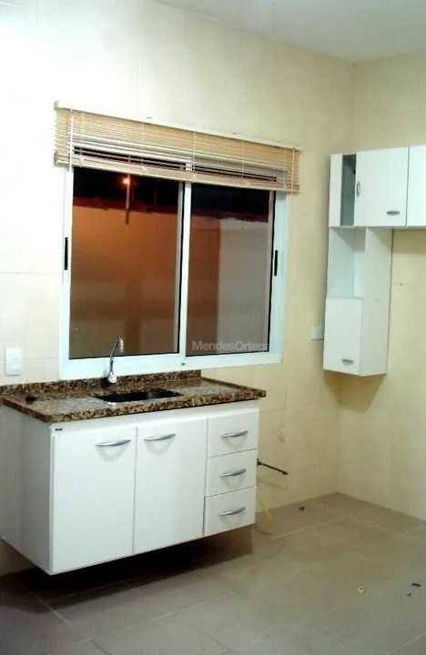 Casa à venda com 2 quartos, 60m² - Foto 5