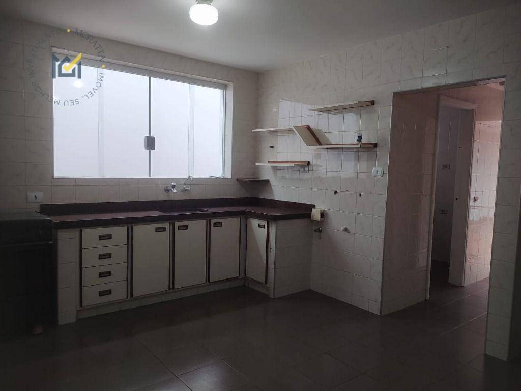 Casa para alugar com 5 quartos, 333m² - Foto 13
