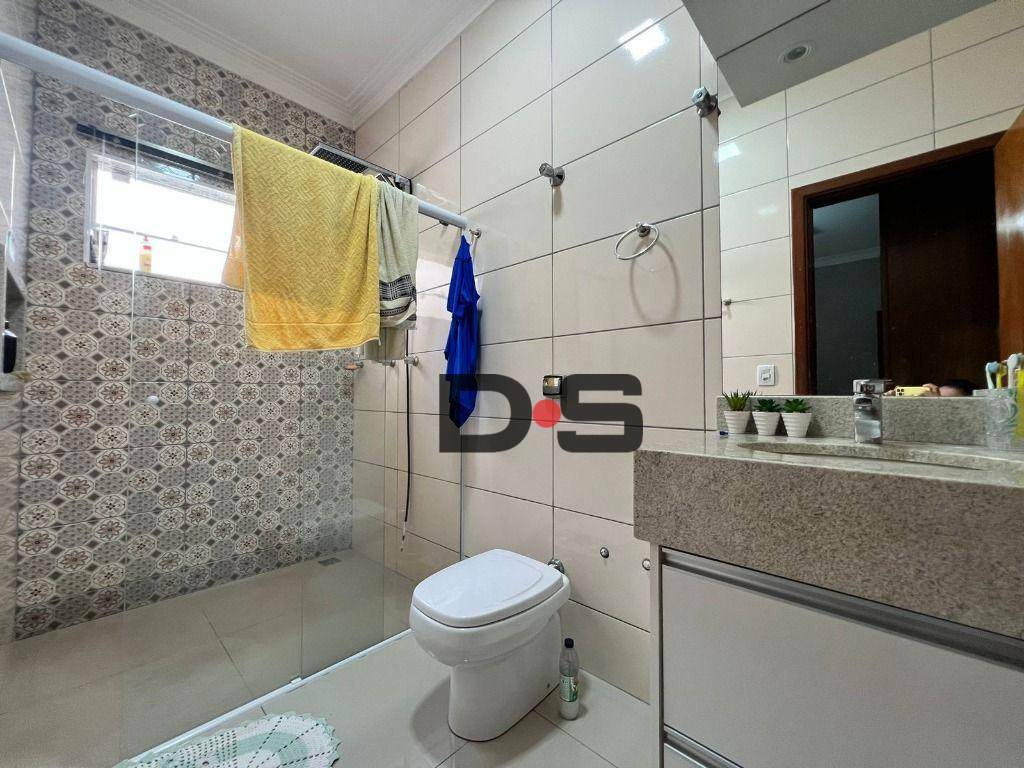 Casa à venda com 3 quartos, 250m² - Foto 15