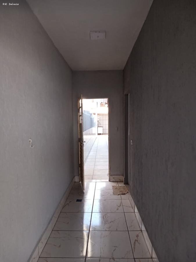 Casa para alugar com 2 quartos, 250m² - Foto 15