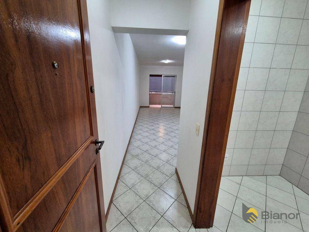 Apartamento para alugar com 2 quartos, 73m² - Foto 2