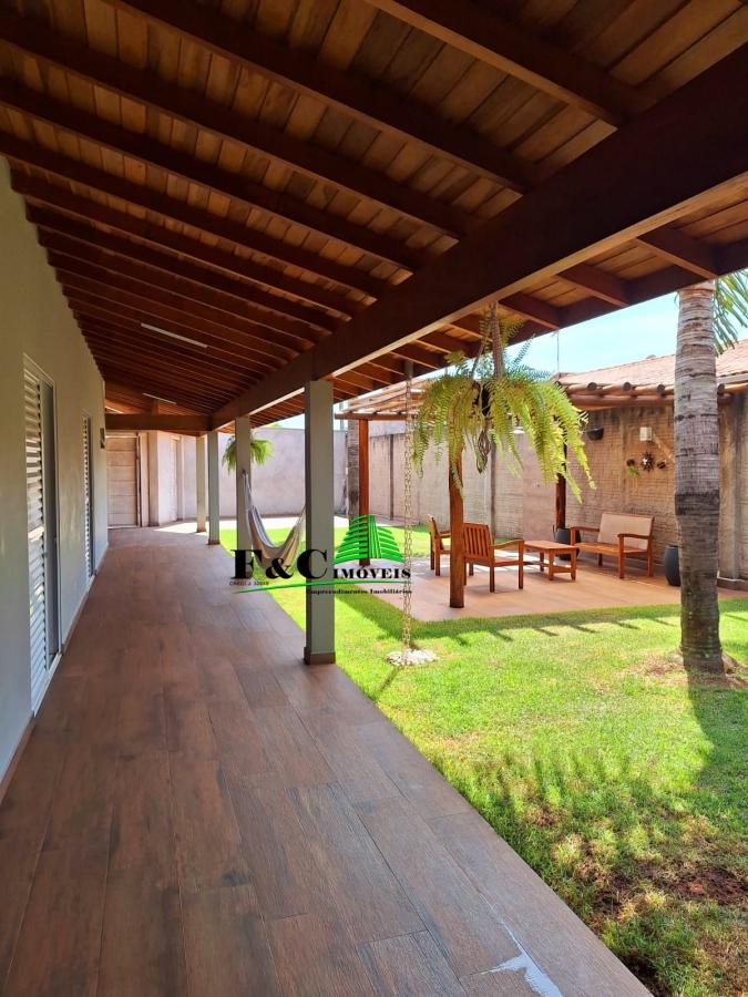 Casa à venda com 3 quartos, 336m² - Foto 3