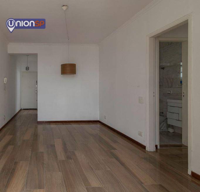 Apartamento à venda com 3 quartos, 74m² - Foto 2