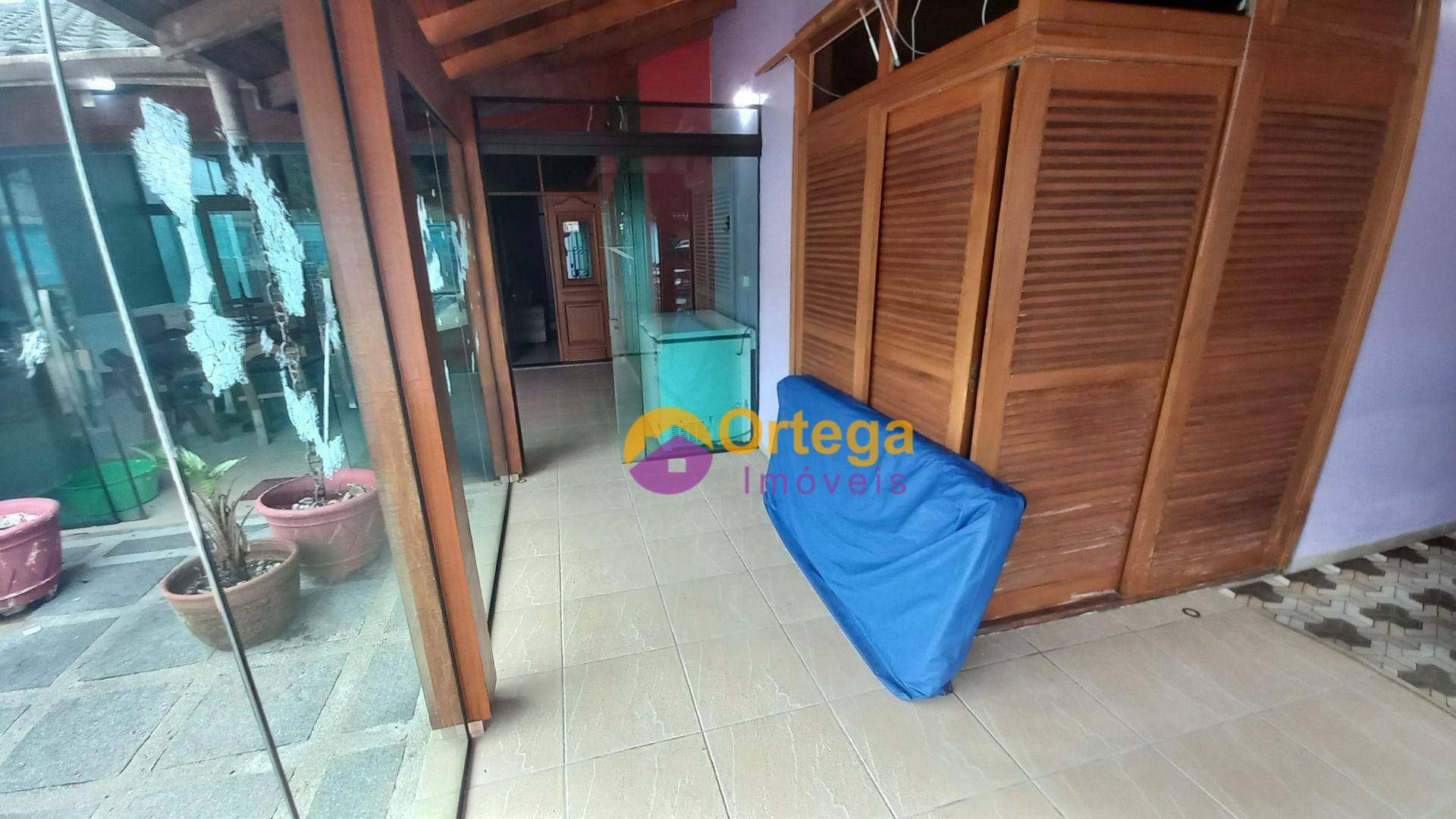 Casa à venda com 4 quartos, 199m² - Foto 14