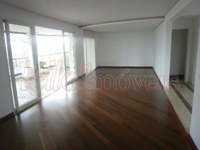 Apartamento para alugar com 2 quartos, 213m² - Foto 1