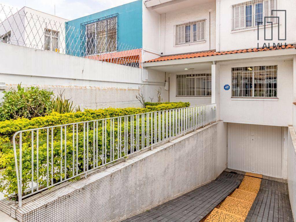 Casa para alugar com 3 quartos, 320m² - Foto 25