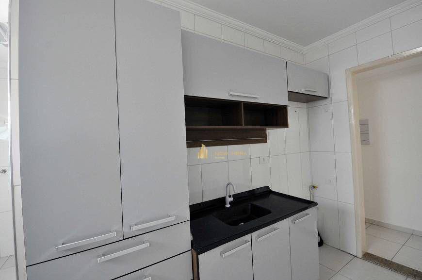 Apartamento à venda com 3 quartos, 75m² - Foto 11