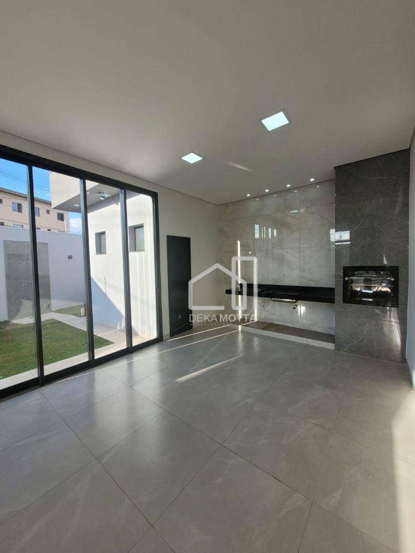 Casa à venda com 3 quartos, 142m² - Foto 2