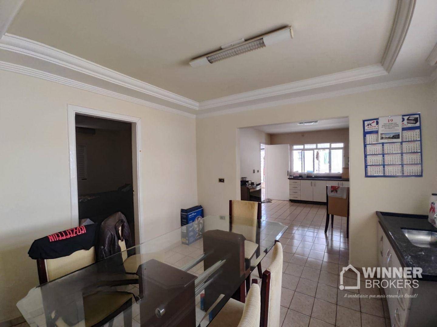 Casa à venda com 6 quartos, 280m² - Foto 4