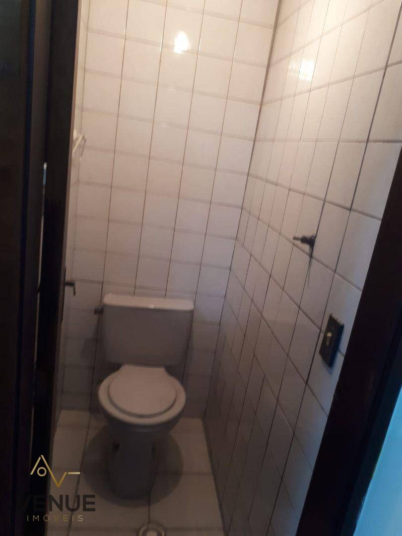 Sobrado à venda com 2 quartos, 200m² - Foto 3