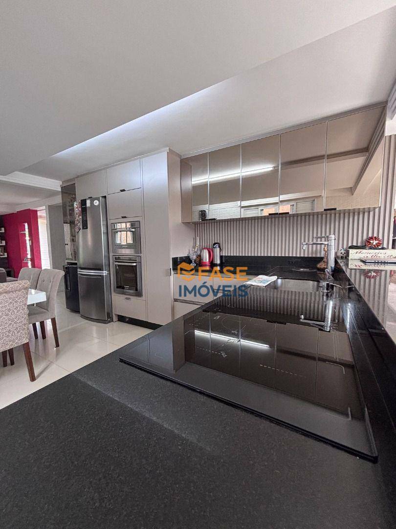 Casa à venda com 4 quartos, 213m² - Foto 9