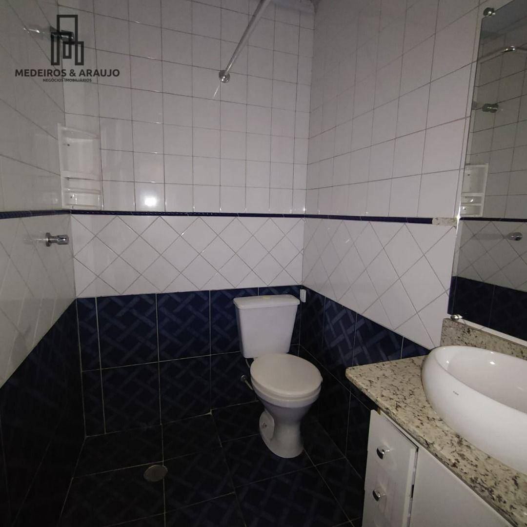 Casa à venda com 4 quartos, 210m² - Foto 4