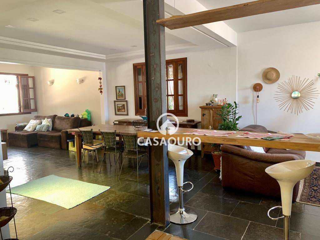 Casa à venda com 4 quartos, 251m² - Foto 10