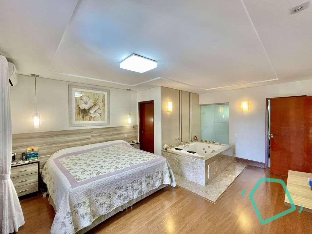 Casa de Condomínio à venda com 5 quartos, 916m² - Foto 17