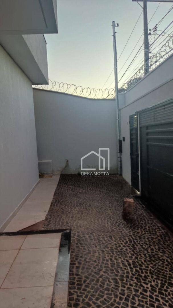 Casa de Condomínio à venda com 3 quartos, 150m² - Foto 3