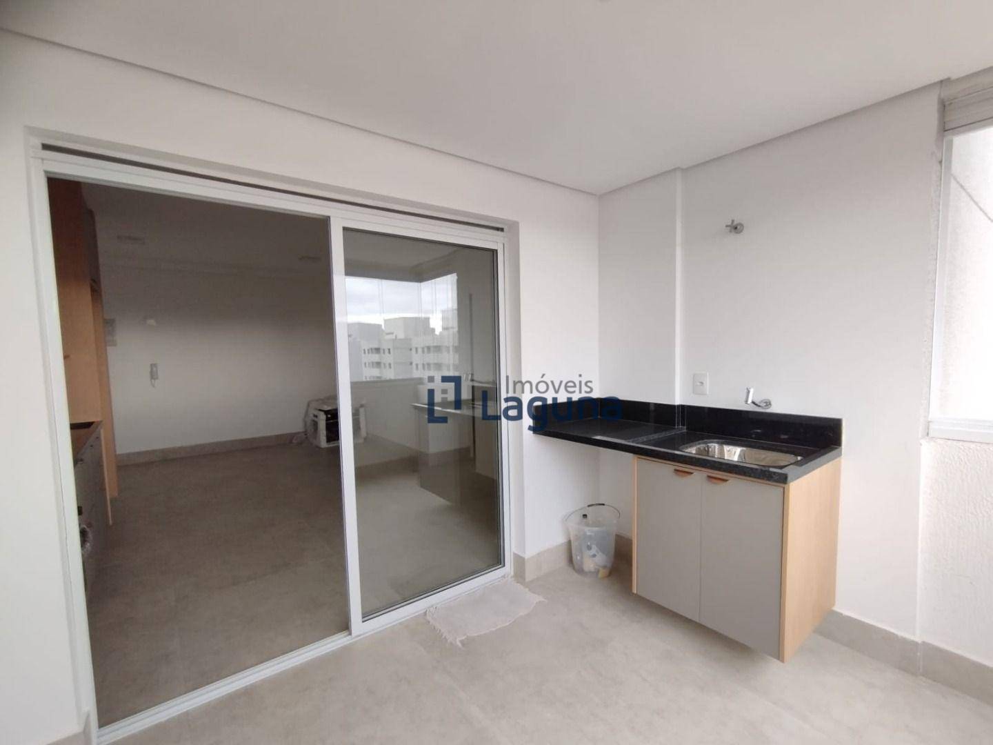 Apartamento para alugar com 2 quartos, 70m² - Foto 9