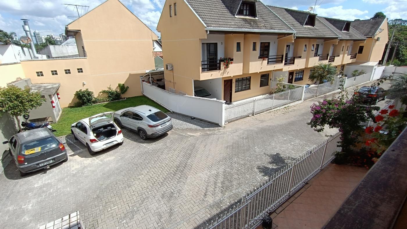 Sobrado à venda com 3 quartos, 183m² - Foto 1