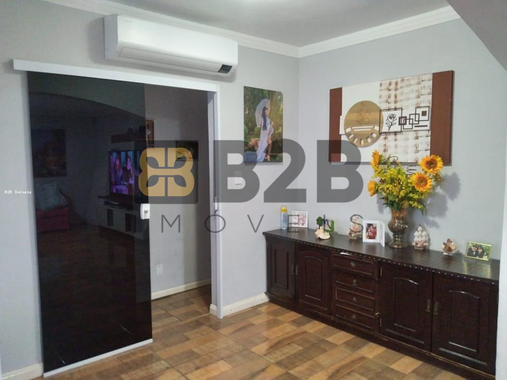 Casa à venda com 3 quartos, 316m² - Foto 8