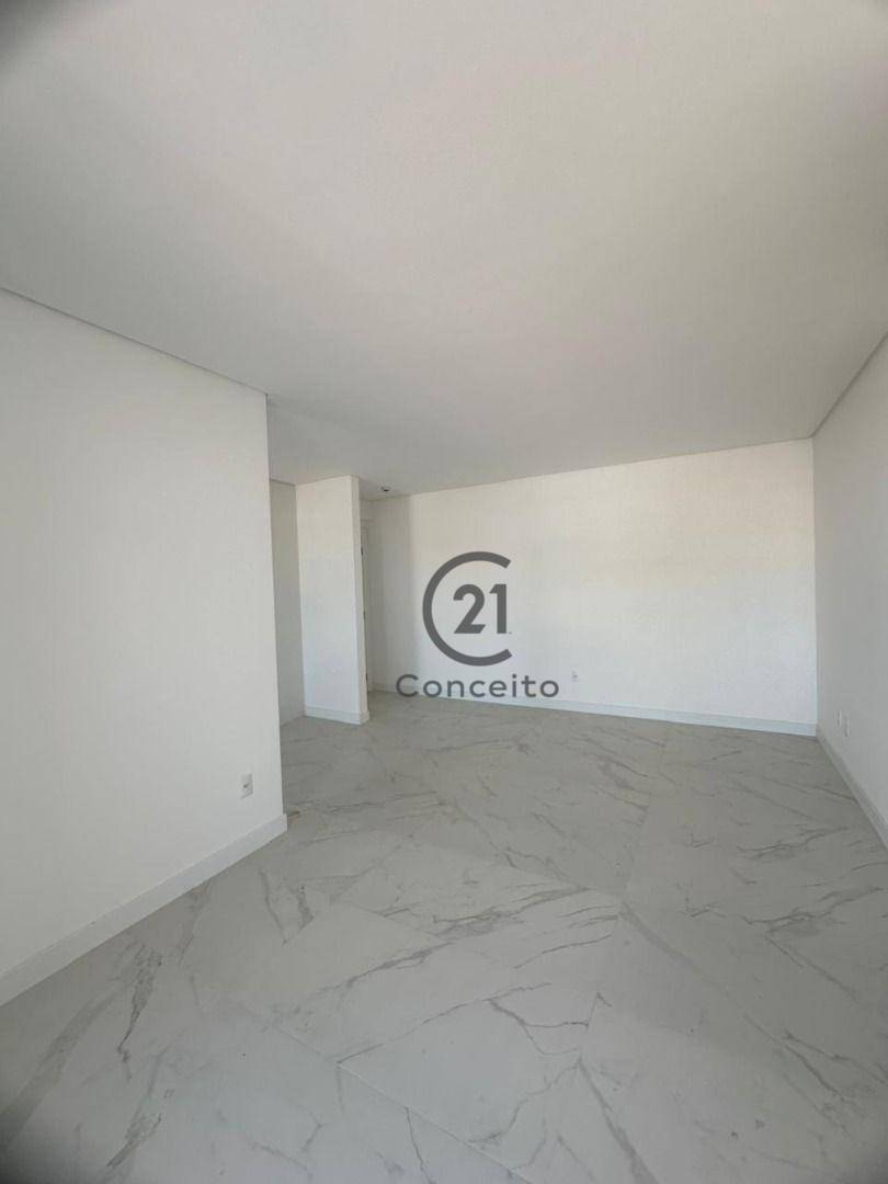 Apartamento à venda com 2 quartos, 75m² - Foto 4