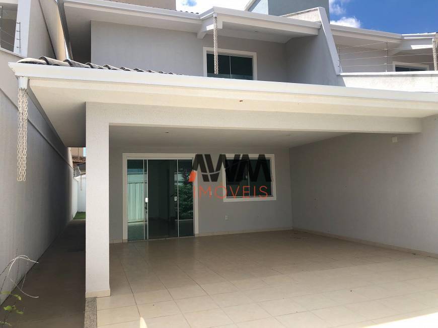 Sobrado à venda com 3 quartos, 154m² - Foto 1