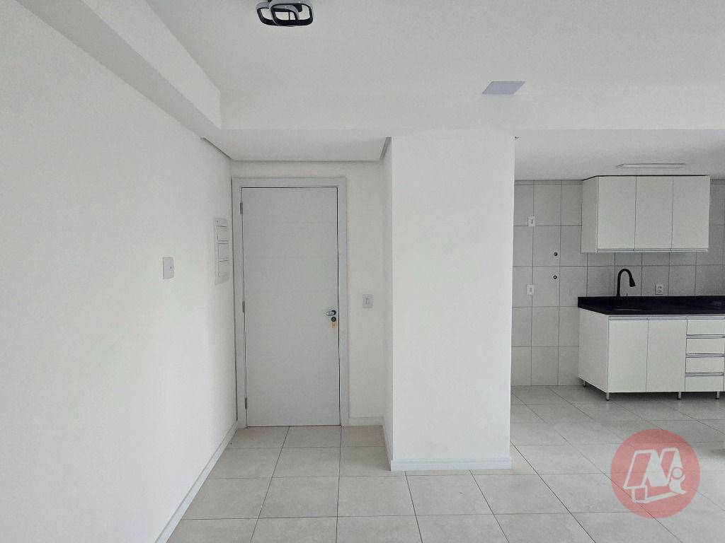 Apartamento para alugar com 3 quartos, 74m² - Foto 1