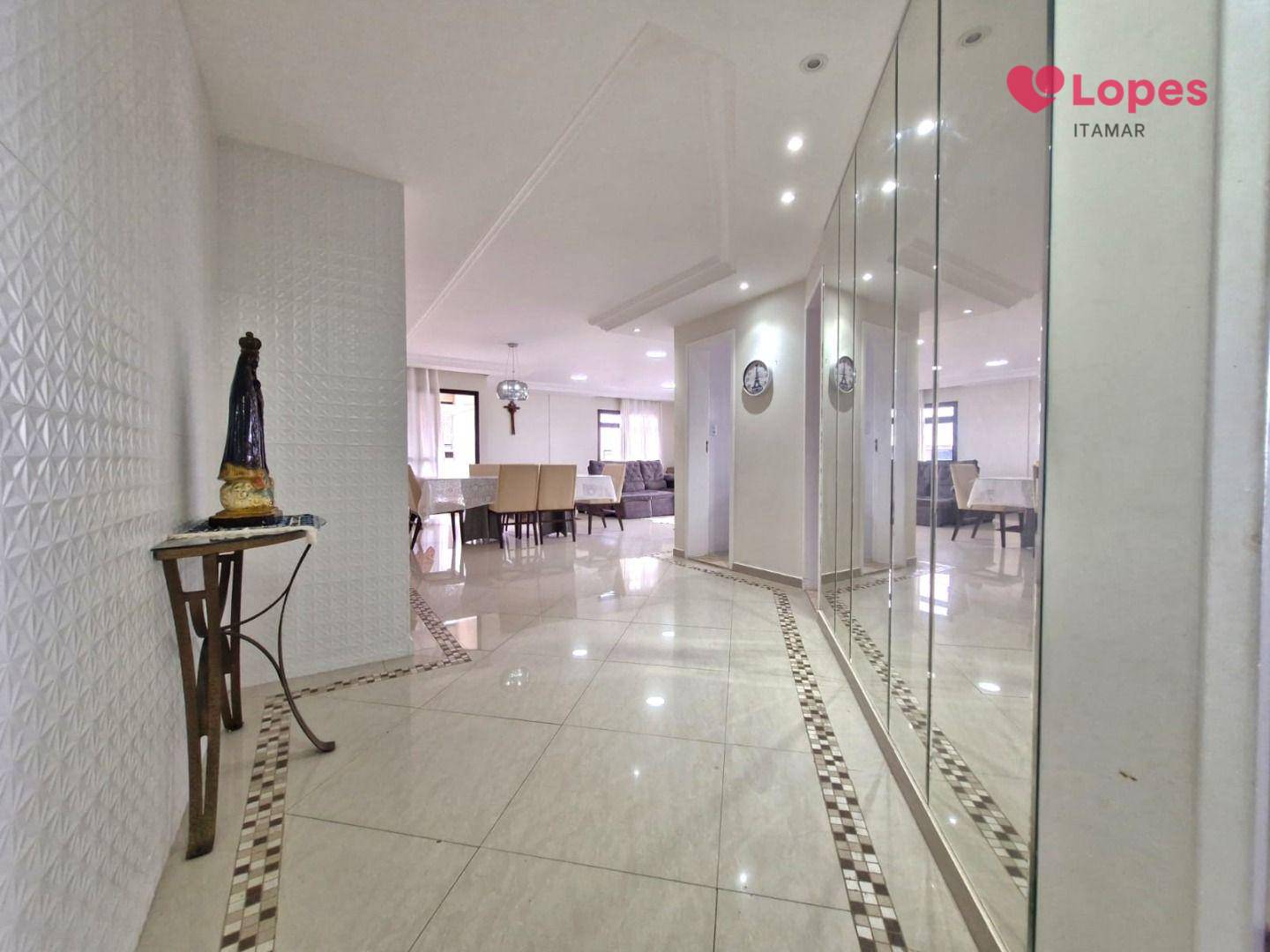 Cobertura à venda com 4 quartos, 305m² - Foto 4