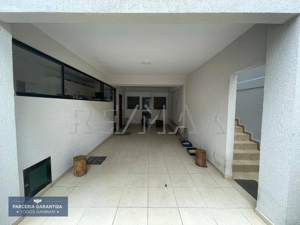 Casa à venda com 3 quartos, 226m² - Foto 27