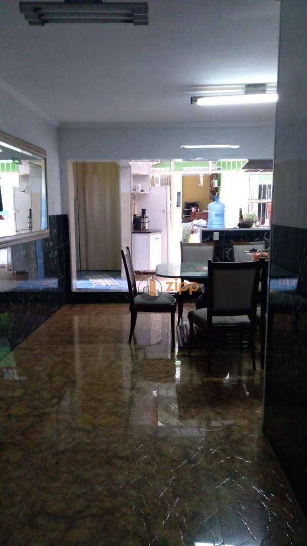 Sobrado à venda com 6 quartos, 300m² - Foto 15