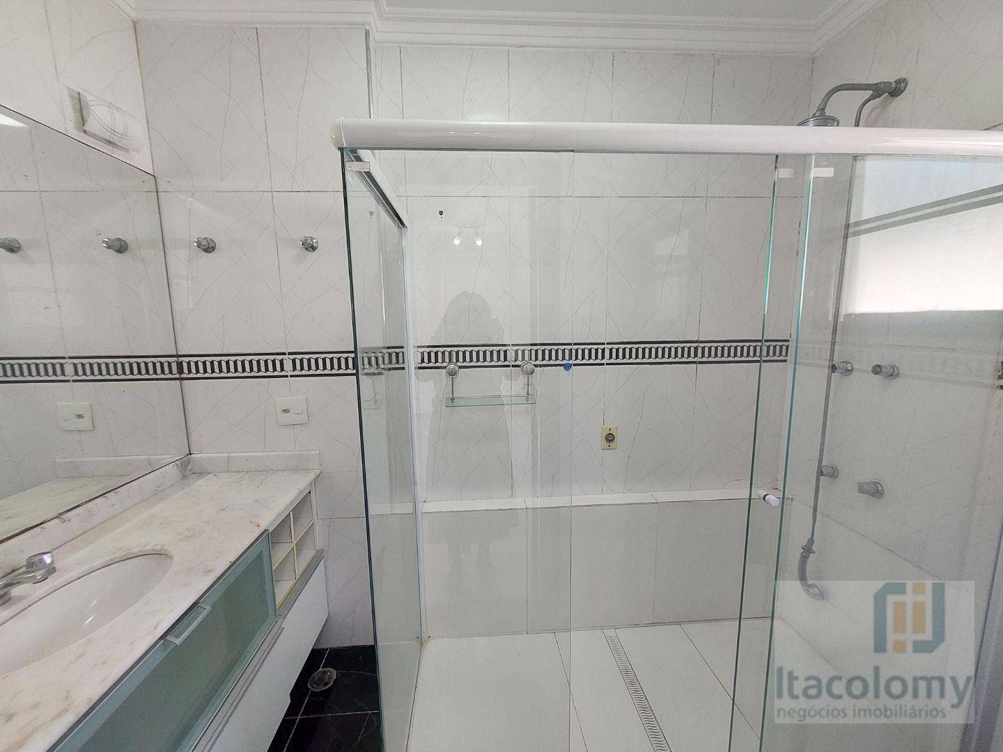 Casa de Condomínio para alugar com 3 quartos, 180m² - Foto 36