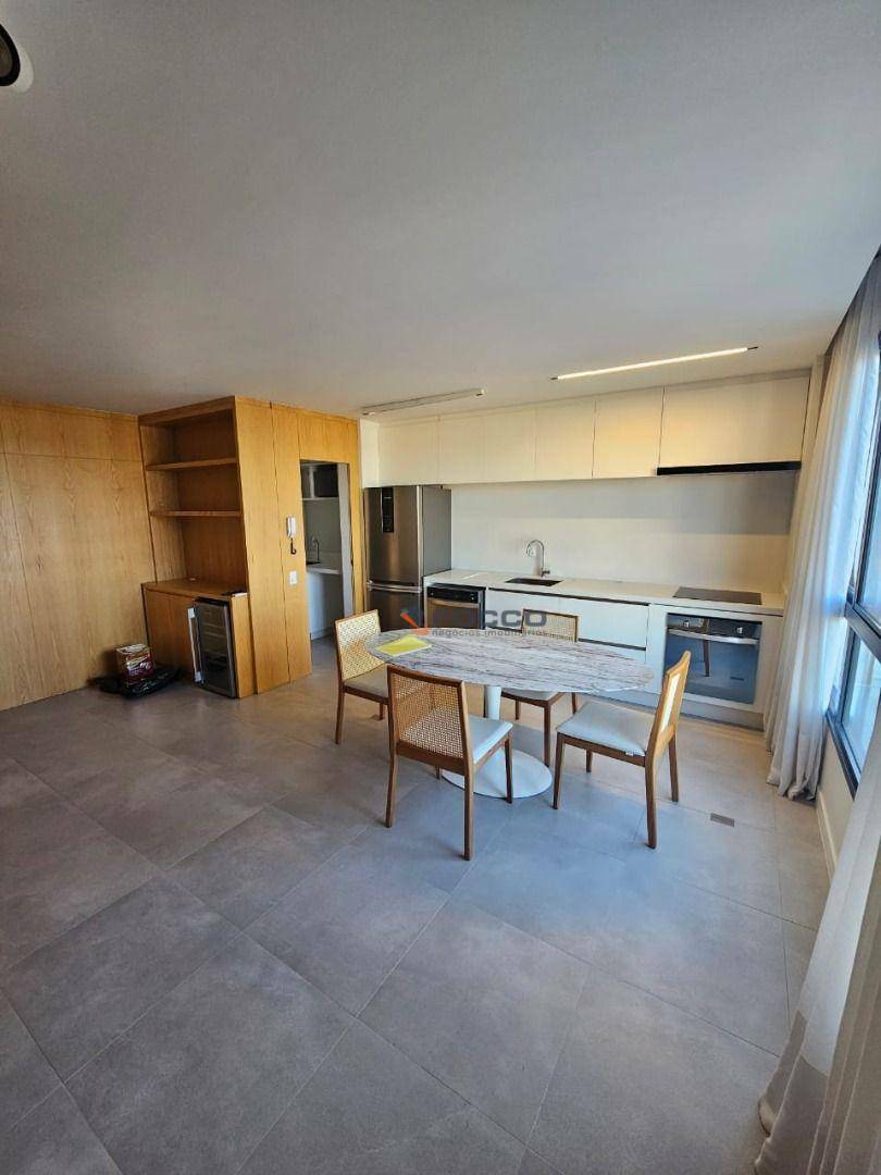 Apartamento à venda com 3 quartos, 102m² - Foto 2