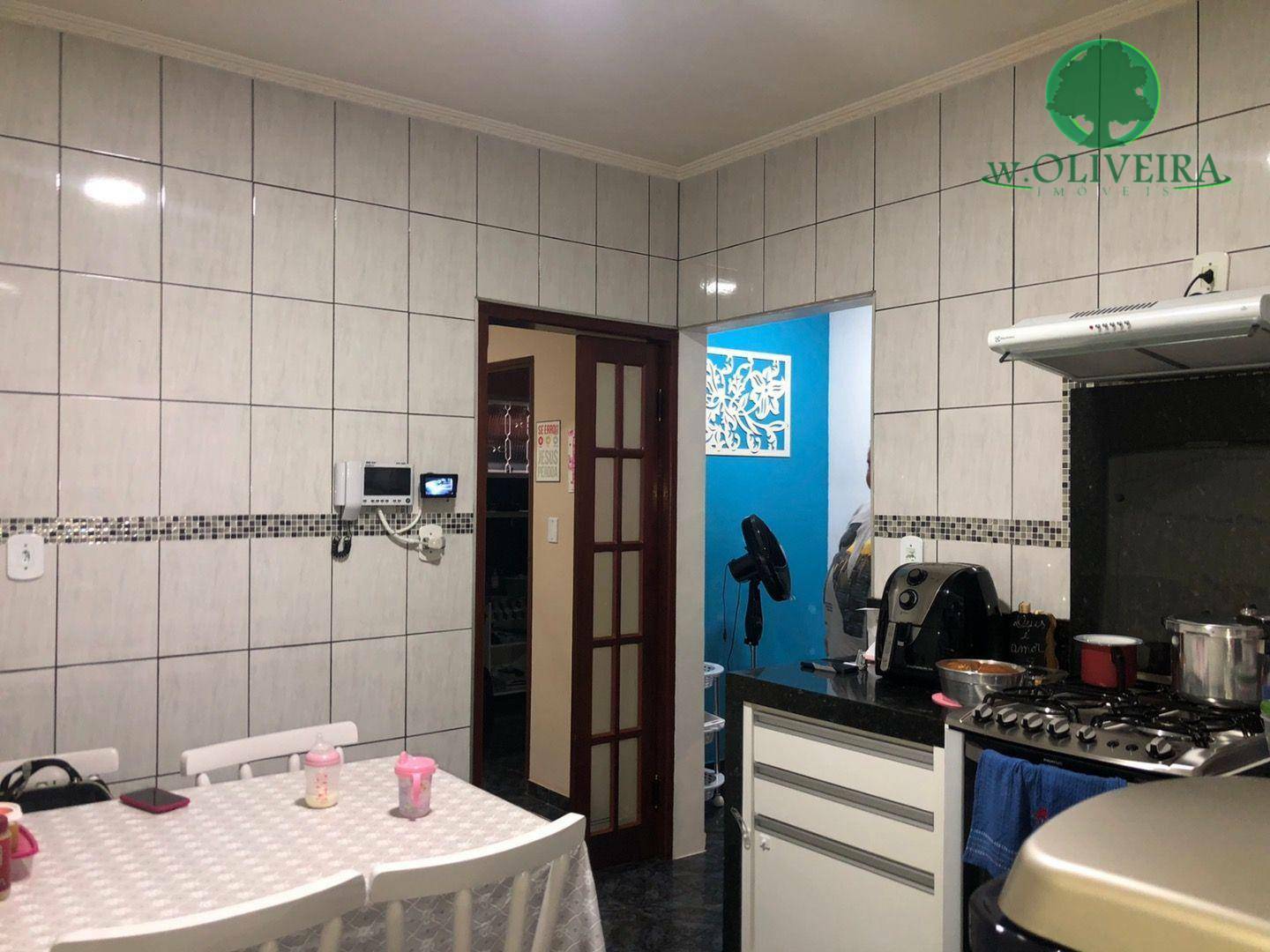 Casa à venda com 5 quartos, 193m² - Foto 6