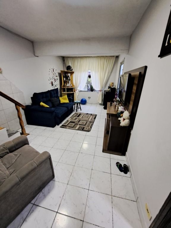 Sobrado à venda com 2 quartos, 120m² - Foto 2