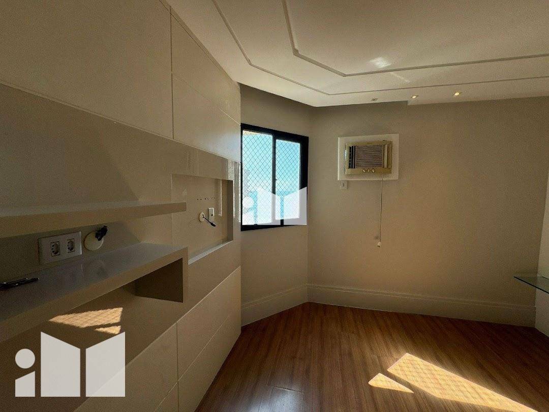 Cobertura à venda com 3 quartos, 250m² - Foto 17