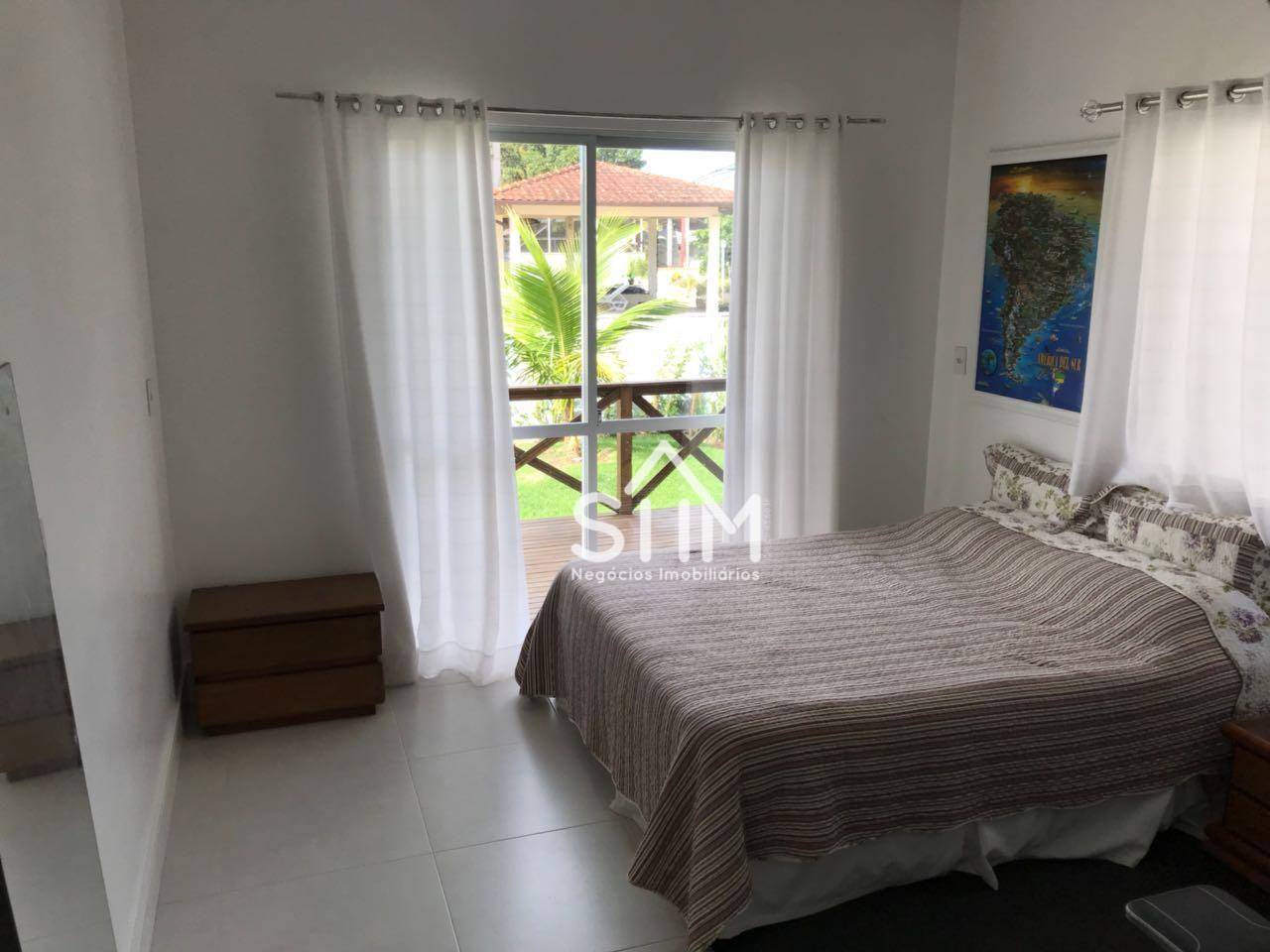 Casa de Condomínio à venda com 5 quartos, 300m² - Foto 2