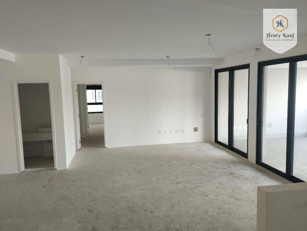 Apartamento à venda com 3 quartos, 209m² - Foto 1