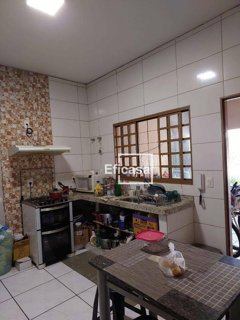 Casa à venda com 3 quartos, 190m² - Foto 4