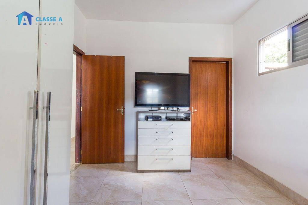 Casa à venda com 4 quartos, 228m² - Foto 22