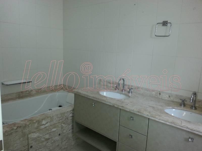 Apartamento para alugar com 4 quartos, 240m² - Foto 12