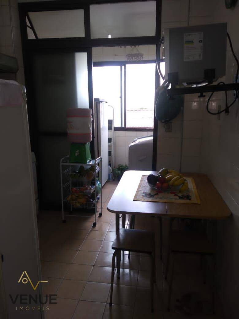 Apartamento à venda com 3 quartos, 70m² - Foto 4