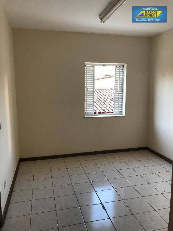 Casa à venda com 3 quartos, 288m² - Foto 5