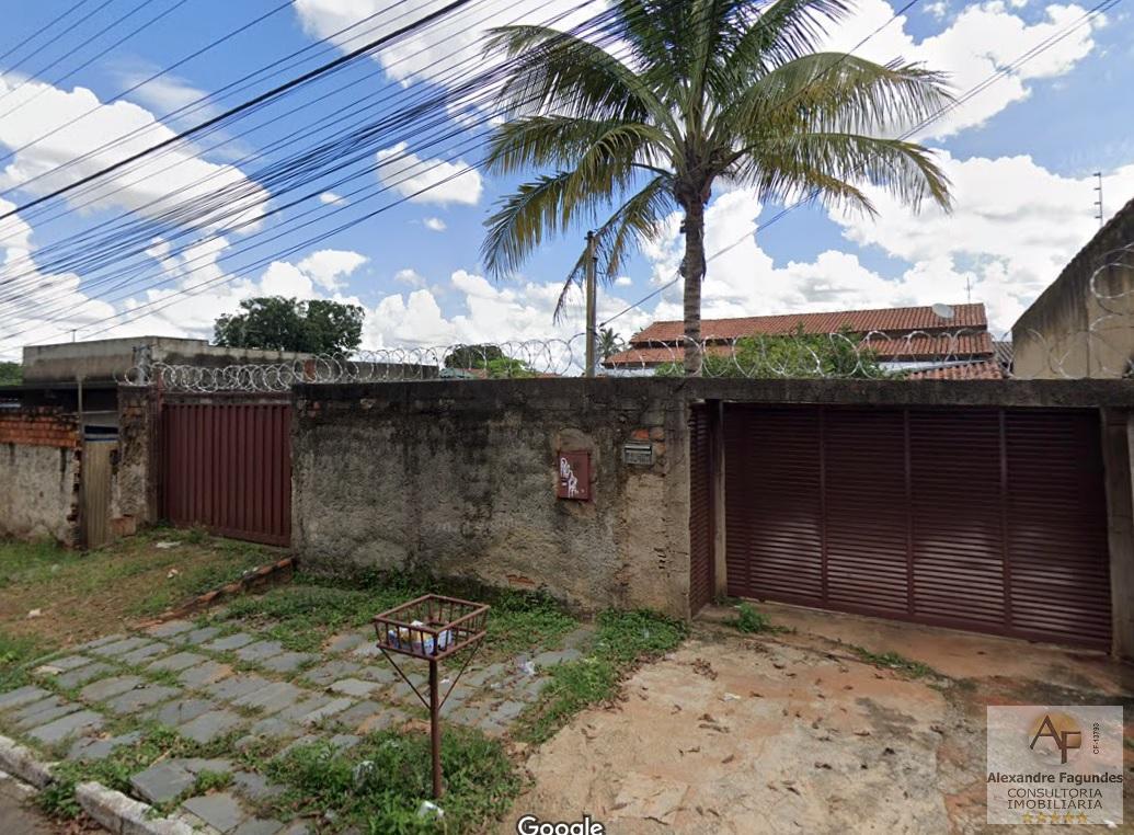 Casa à venda com 3 quartos, 450m² - Foto 1