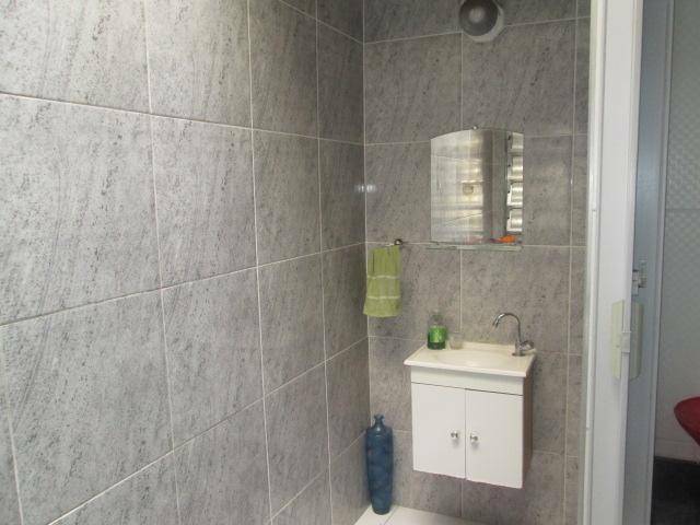 Sobrado à venda com 4 quartos, 180m² - Foto 4