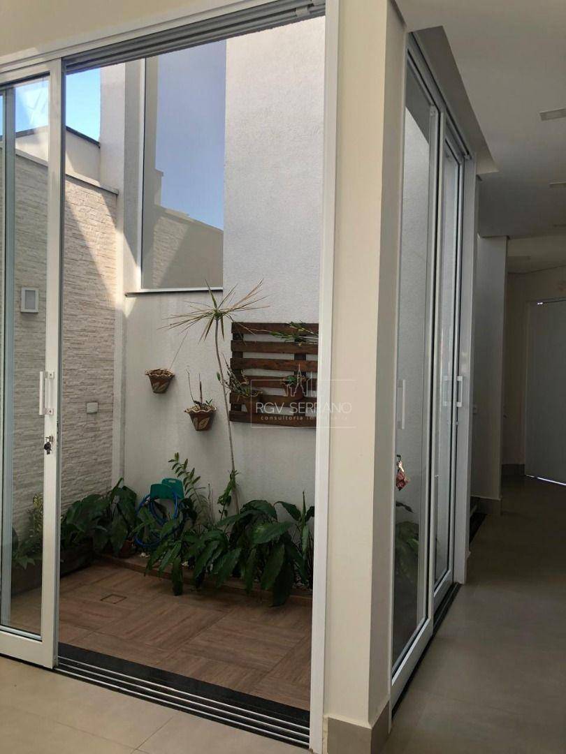 Casa de Condomínio à venda com 3 quartos, 242m² - Foto 3