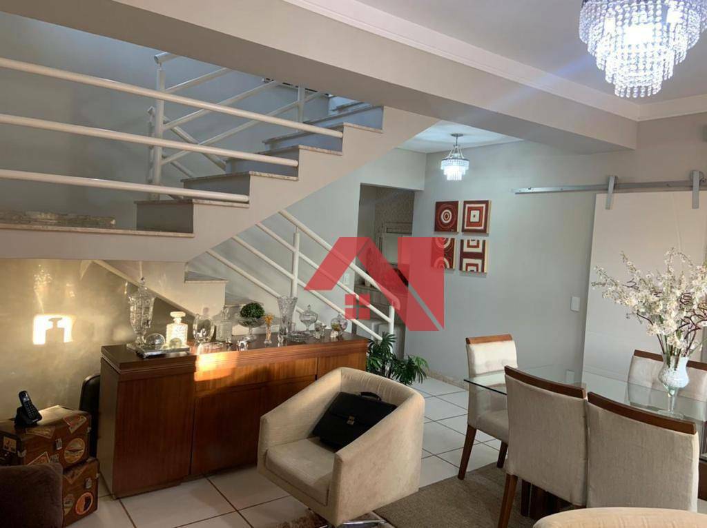 Sobrado à venda com 3 quartos, 174m² - Foto 1