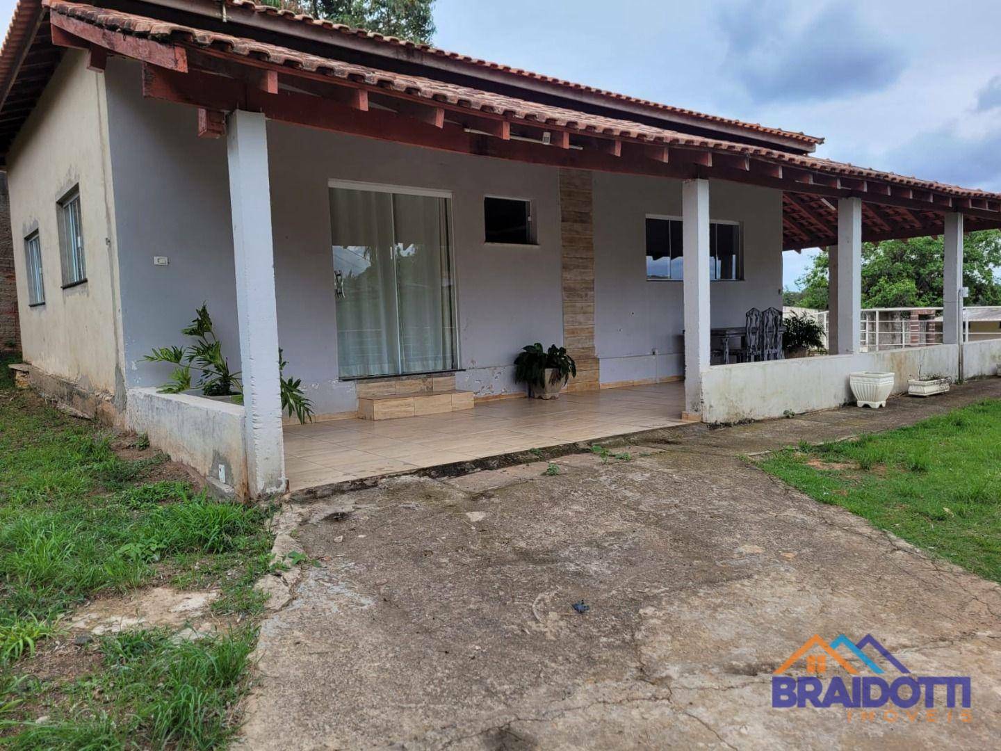 Chácara à venda com 3 quartos, 200m² - Foto 2