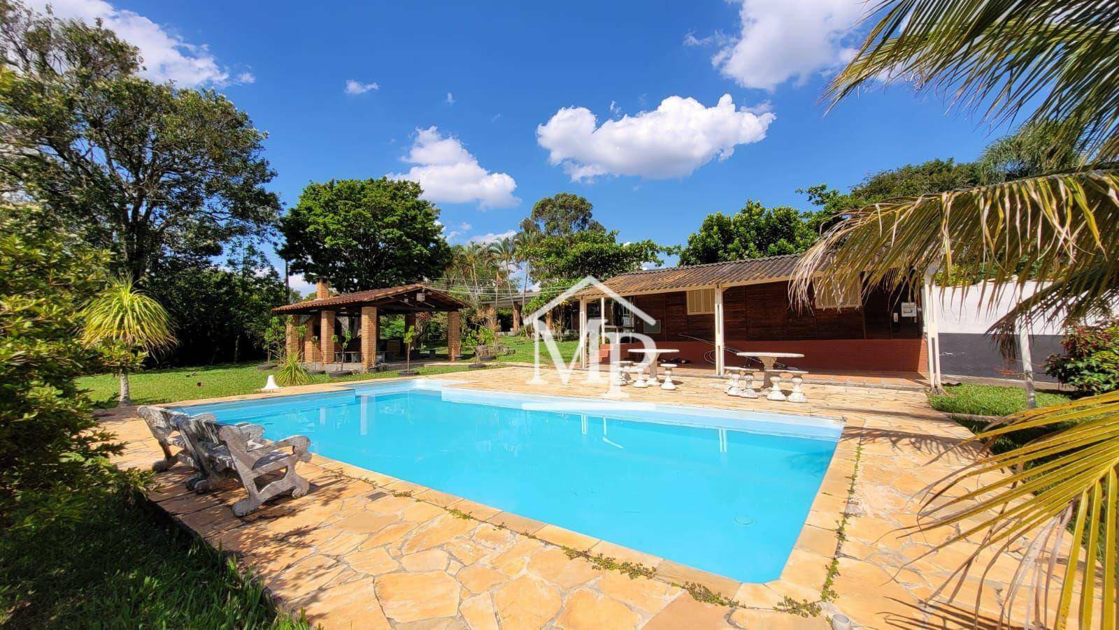 Chácara à venda com 3 quartos, 314m² - Foto 1