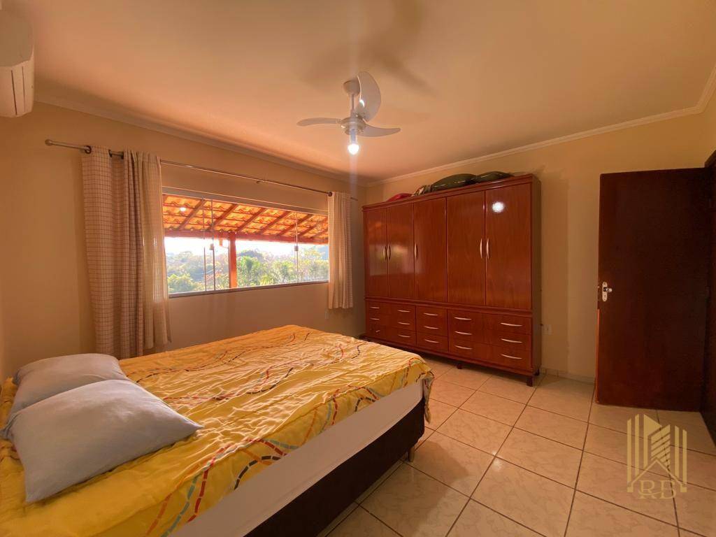 Chácara à venda com 3 quartos, 320m² - Foto 8