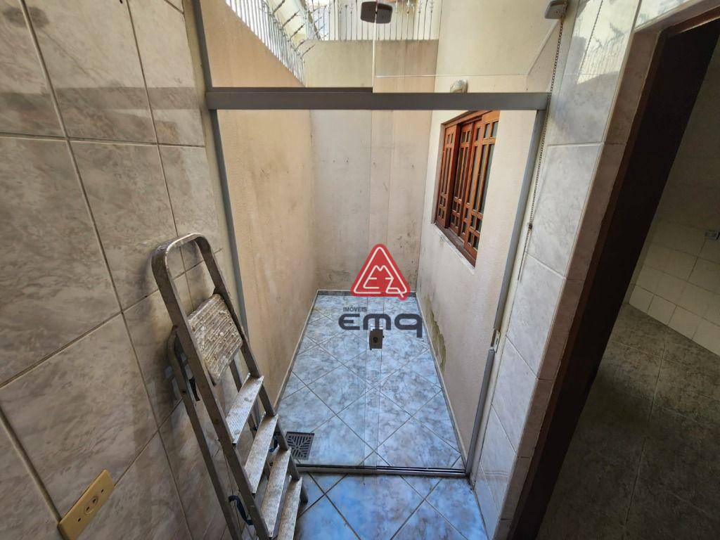 Sobrado para alugar com 3 quartos, 180m² - Foto 6